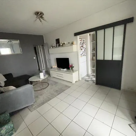A 5km Du Stade De France Apartment